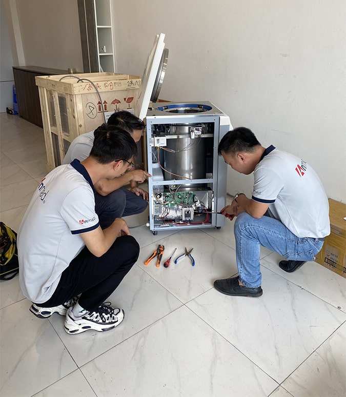 Đội ngũ kĩ thuật viên có nhiều năm kinh nghiệm trong ngành Thiết bị y tế
